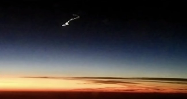 mysterious_light_sky_california