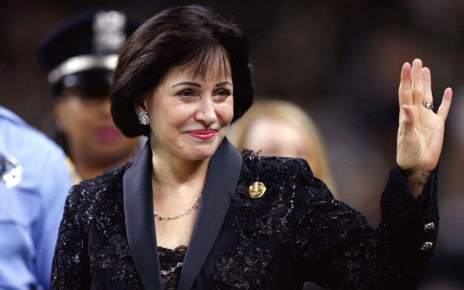 Saints Owner Pays Orders Local Walmart