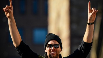 Tom Brady Got HOOKED Up With A Customized ‘TB12’ Diamond Necklace From Teammate Cordarrelle Patterson