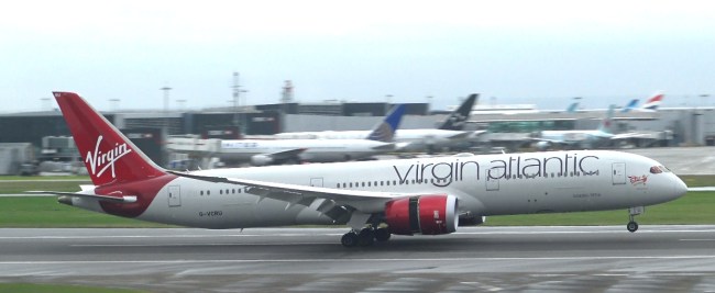 virgin_atlantic_airplane_dreamliner