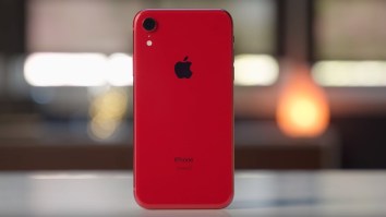 College Students Run Elaborate iPhone Scam To Rob Apple Of $900,000