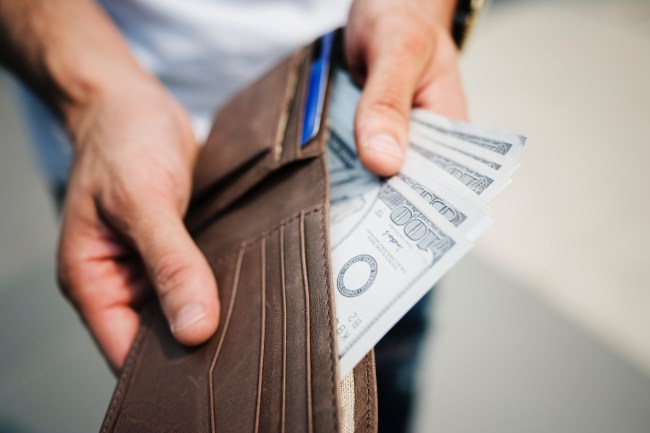 cash-close-up-counting-1435192