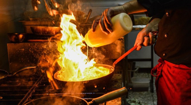 Chefs Shared Red Flags People Should Look Out For At Restaurants