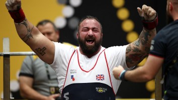 Disabled Veteran Breaks Seated Deadlift World Record By Lifting A Mind-Bending 1113 Pounds