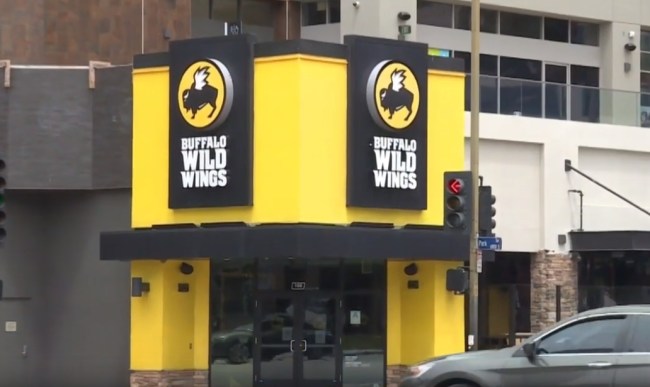 Rat fell from the ceiling and landed on the table of a customer at a Buffalo Wild Wings in Houston.