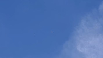 Strange Orbs Hover Over Kansas City – National Weather Service Has ‘No Explanation’ As To What The UFOs Are