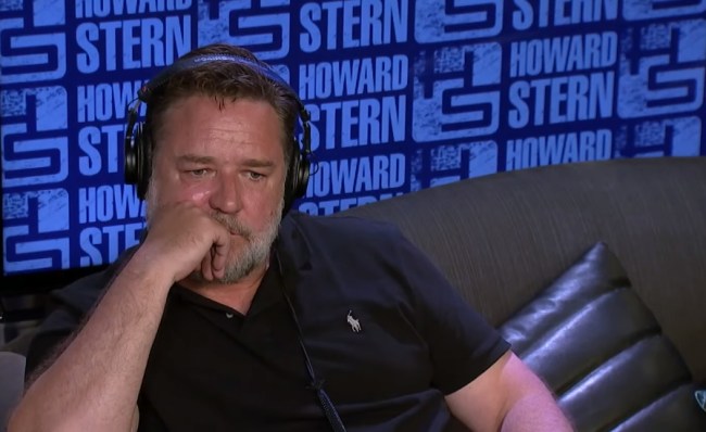 Russell Crowe explains why he turned down role in Lord of the Rings and how Peter Jackson cost him $100 million on The Howard Stern Show.