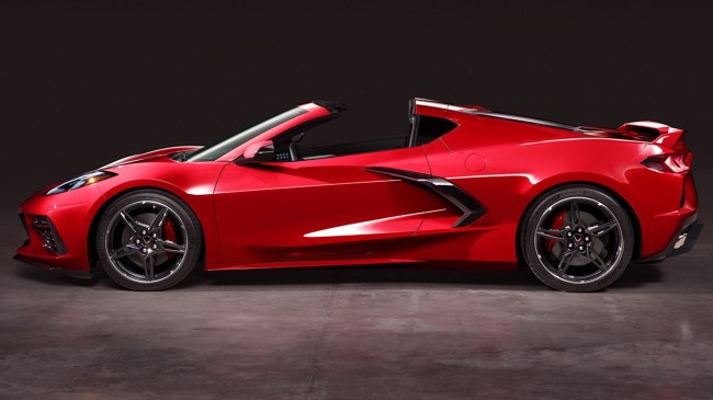 2020 Chevrolet Corvette Stingray C8 photos and specs.