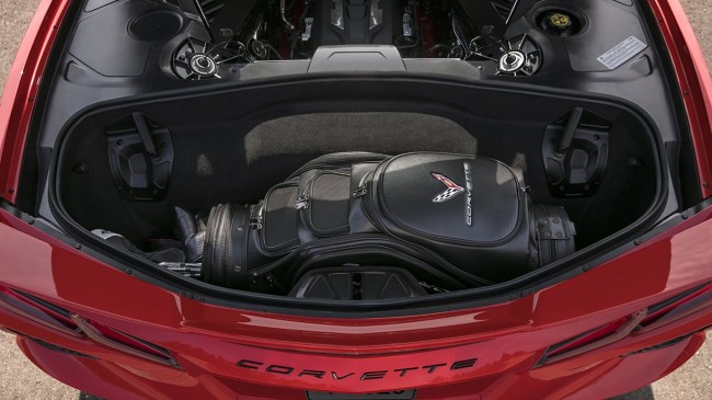 2020 Chevrolet Corvette Stingray C8 photos and specs.