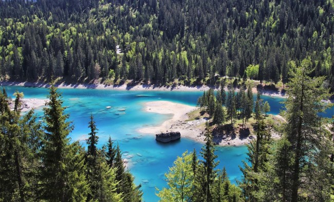 influencers chemical waste lake russia