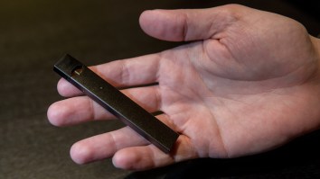Teenager Shares Gnarly Photos Of Collapsed Lung After Ripping Through A Juul Pod Every Couple Days For A Year