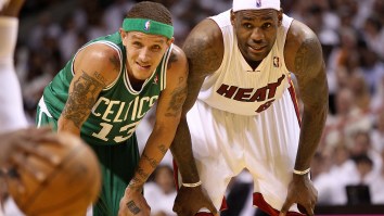 This Photo Of Former NBA Guard Delonte West Sitting On A Street Corner Has People Fearing The Worst