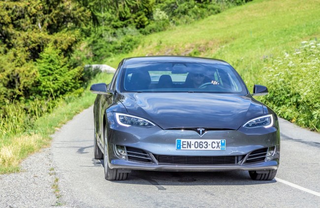 Video Shows Tesla Driver Apparently Asleep Behind The Wheel As Car Speeds Down California Highway