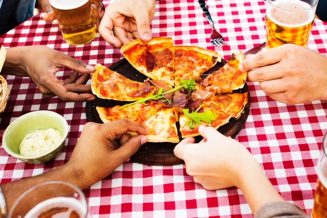 New survey reveals the most stressful things Americans find about eating out