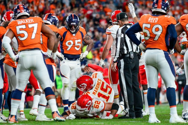patrick mahomes knee injury
