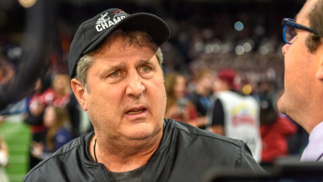 Mike Leach Jokes About Coaches Wearing Veils To Stop Lip Readers