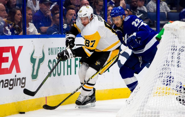 Sidney Crosby Fan Shoots Her Shot At The Penguins Game In Tampa