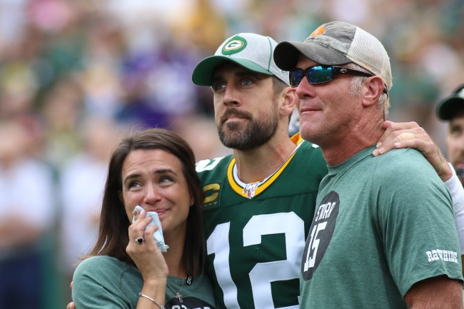 Aaron Rodgers describes his relationship with Brett Favre during "power struggle" as teammates with Packers
