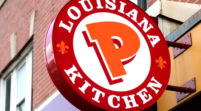Popeyes Employee Was Allegedly Selling Chicken Sandwiches On The Side