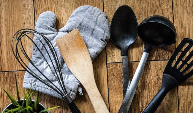 Scientists Warn Plastic Cooking Utensils Poisoning People
