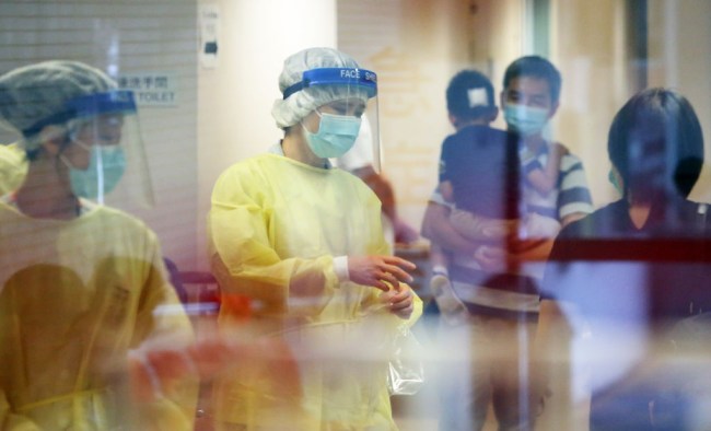 Update: 3 cases of coronavirus in US, over 830 victims in China and 26 deaths from illness from wildlife market in Wuhan, videos show chaos.