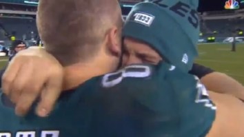 Eagles Backup QB Josh McCown Was Extremely Emotional And Cried While Embracing Zach Ertz After Loss To Seahawks