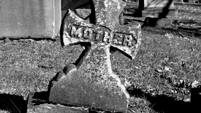 People Who Work Graveyards Shared Creepiest Things Theyve Witnessed
