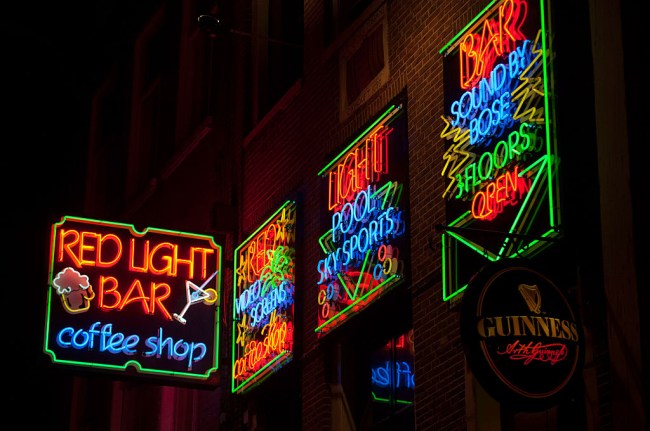 amsterdam tourist coffee shot marijuana ban