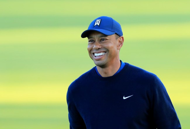 tiger woods fixes amateur golf swings video