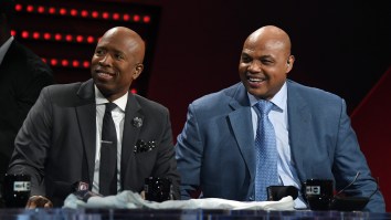 Let’s Revisit The Time Charles Barkley Kissed Kenny Smith’s ‘Ass’ In Front Of Jesse Ventura After A Weird Bet