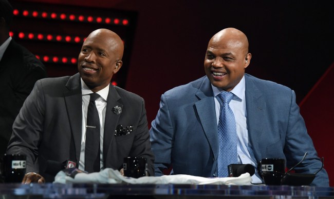 This video of Charles Barkley kissing a donkey's ass after a failed bet with Kenny Smith is hilarious