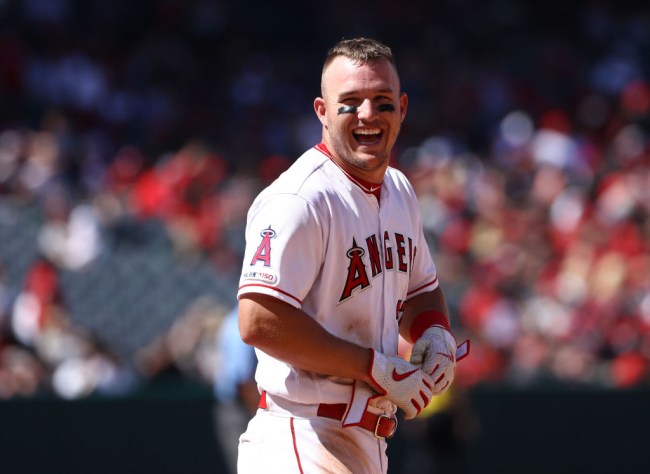 mike trout golf trick shot