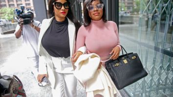 R. Kelly’s Ex-Girlfriend Claims The Singer Forced Her To Eat Her Own Feces, Feds Seize 100 Electronic Devices