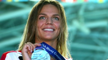 Russian Olympic Swimmer Yuliya Efimova Shows Off Absurd Core Strength Practicing Without A Pool