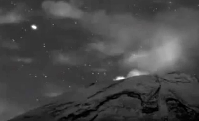 ufo-spotted-exiting-mexican-volcano