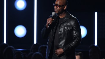 Comedian Shares Powerful Story About Dave Chappelle Riffing Onstage About Police Brutality After Being Heckled
