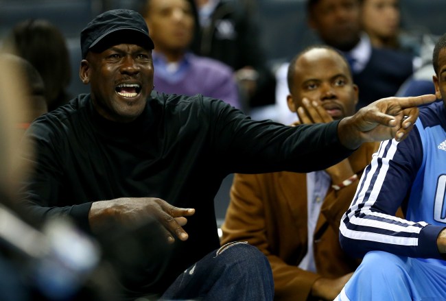 Former Charlotte Bobcats big man Ryan Hollins shares the tricks Michael Jordan would use to win games of one-on-one