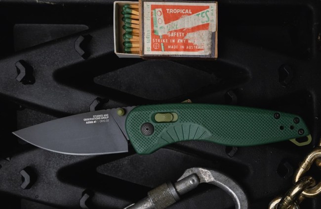 SOG Knives Aegis AT