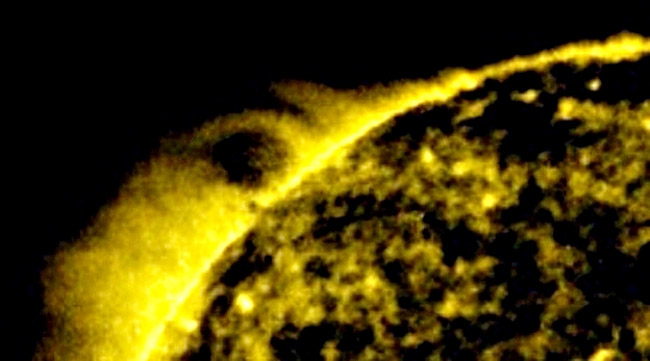 Alien Ship 25 Times Size Of Earth Spotted Exiting The Sun