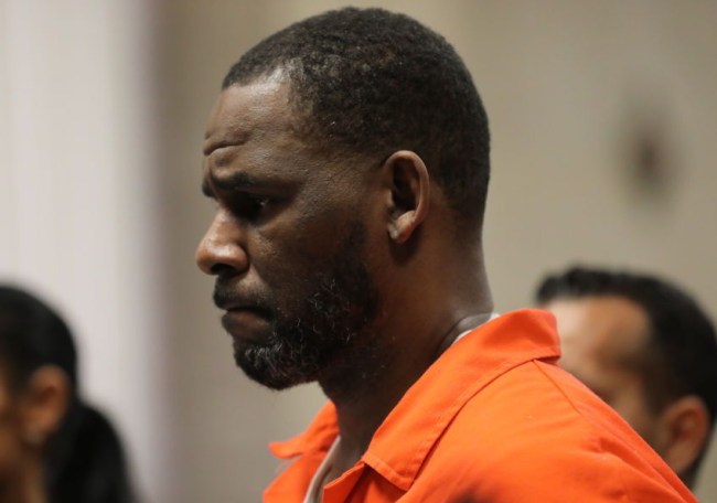 r kelly attacked prison chicago
