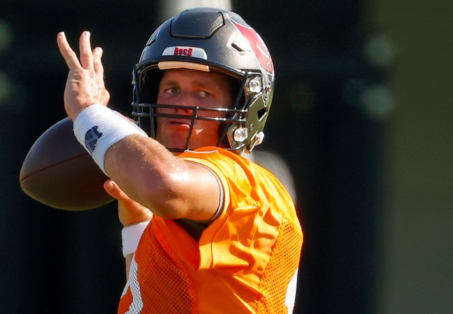 Hall of Fame quarterback Brett Favre comes to defense of Tom Brady after Bucs head coach Bruce Arians criticized his Week 1 performance