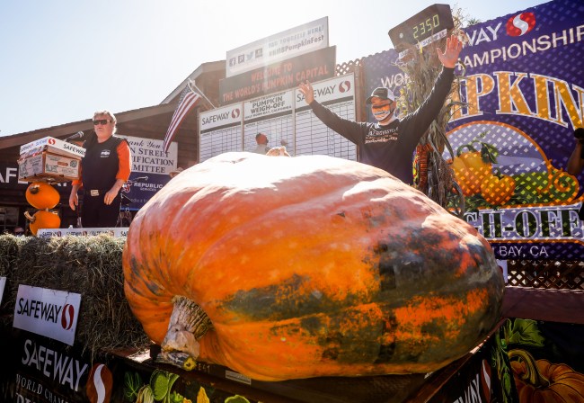 2,350 pound pumpkin record