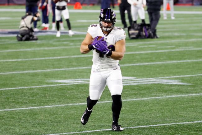 Pro Bowler Patrick Ricard had his DoorDash dinner stolen by his neighbor, gets new meal on Twitter.