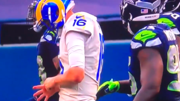 Did Jared Goff Just Pop This Thumb Back Into Place In The Middle Of The Game?
