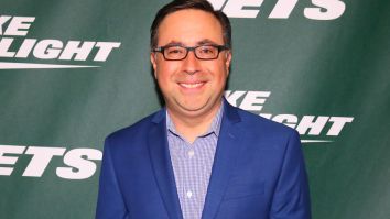 Sports Announcer Ian Eagle Claims He’s Never Eaten A Condiment In His Life, Dips Fries In Salt