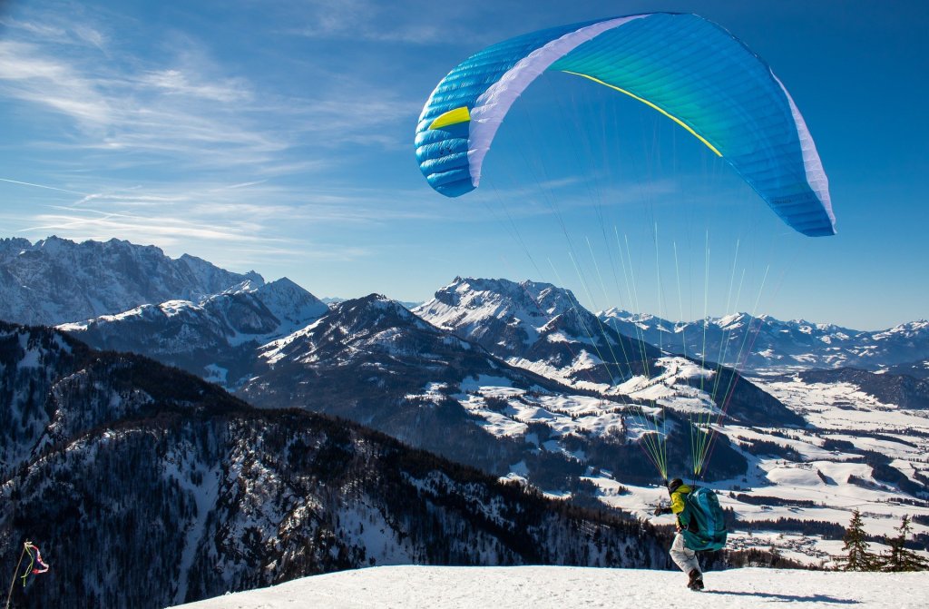 paragliding alps