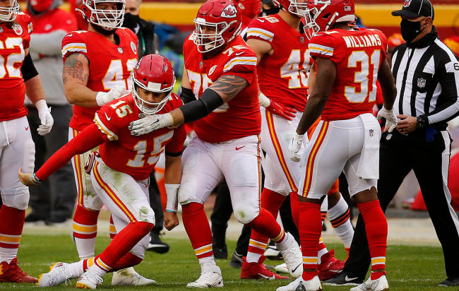 browns celebrated patrick mahomes injury kelce