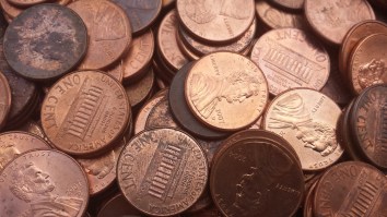 Disgruntled Boss Delivered 500 Pounds Of Greasy Pennies At Midnight As Employee’s Final Paycheck (Video)