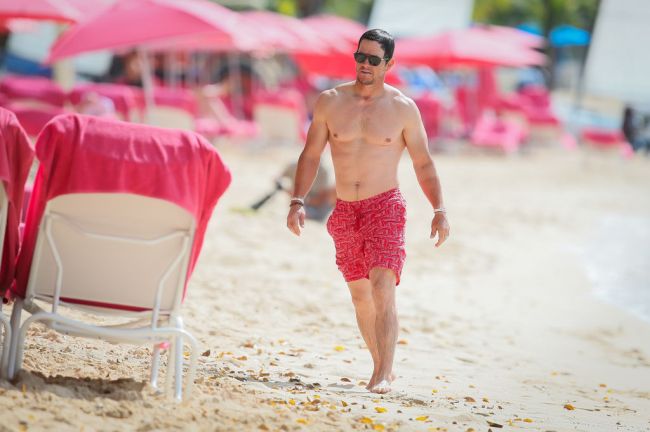 Mark Wahlberg to gain 30 pounds in 6 weeks for movie role as a boxer-turned-priest in the film Father Stu, the actor told Jimmy Kimmel.