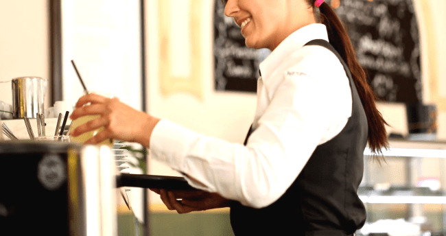 Woman TikTok Finds Out Boyfriend Cheating Restaurant Staff